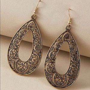 Flower Decor Waterdrop Earrings